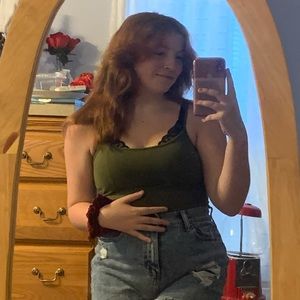 Meet your Posher, Olivia